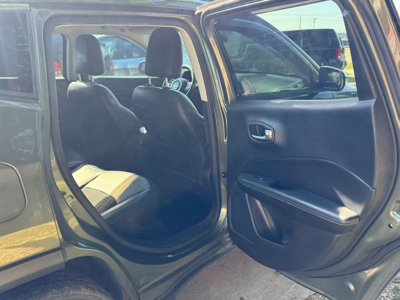 Used 2020 Jeep Compass Latitude w/ Popular Equipment Group FWD image 20