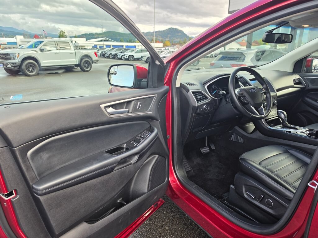 Used 2018 Ford Edge SEL w/ Equipment Group 201A AWD/4WD image 14