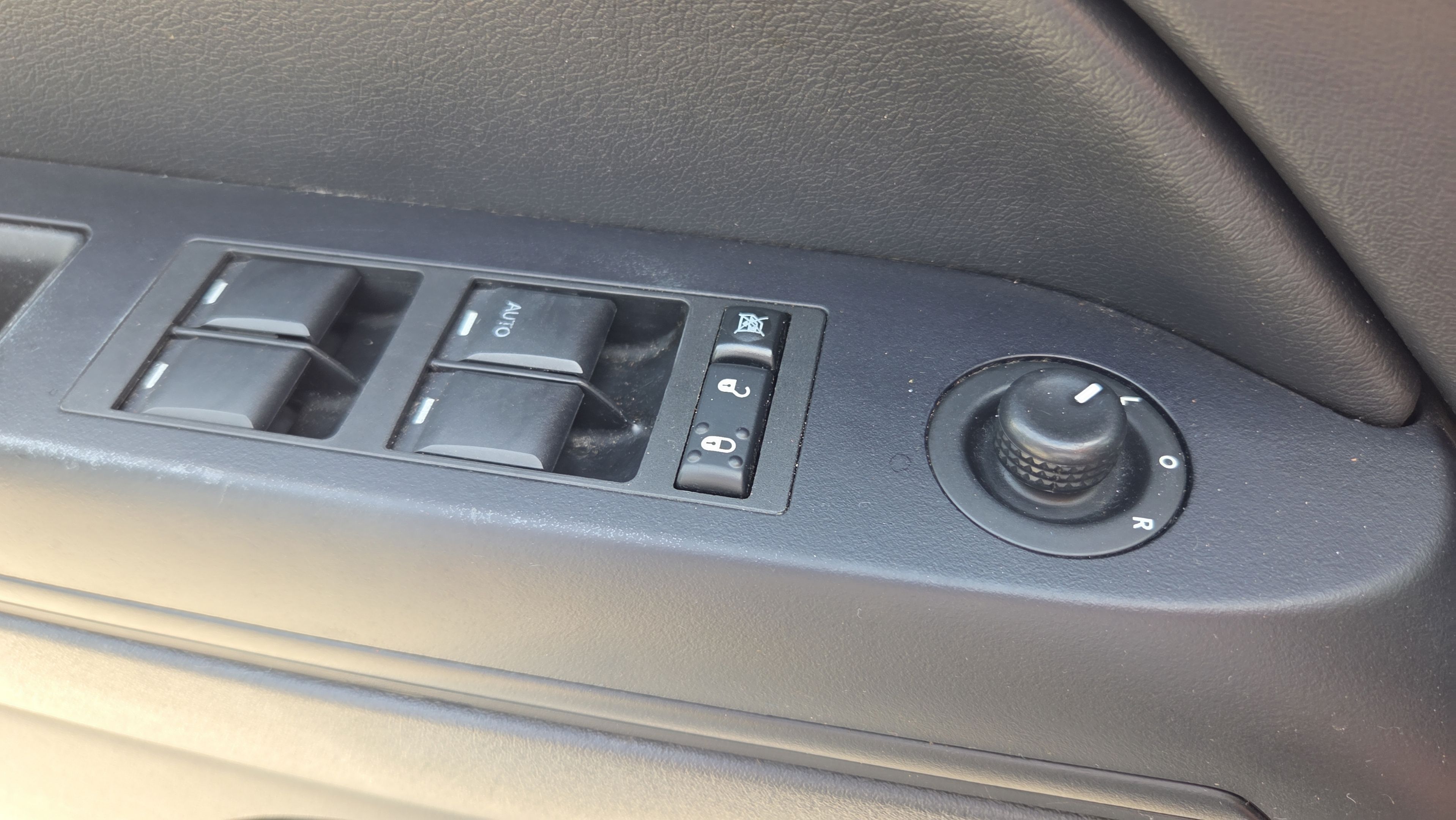 Used 2016 Jeep Patriot Sport w/ Power Value Group FWD image 30