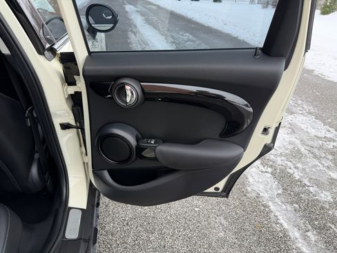 Used 2018 MINI Cooper S image 28