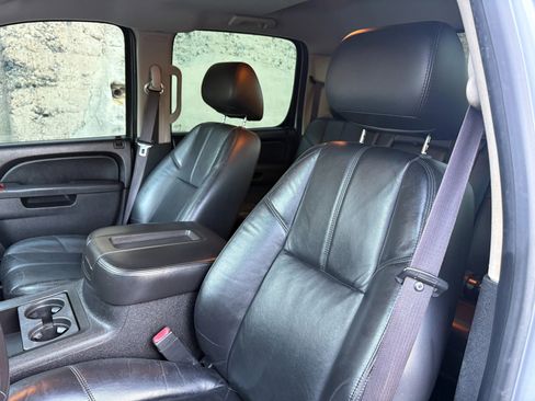 Used 2010 Chevrolet Silverado 1500 LTZ w/ Max Trailering Pack AWD/4WD image 12