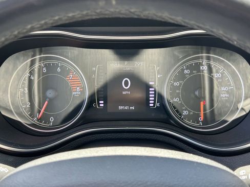 Used 2019 Jeep Cherokee Latitude Plus FWD image 10