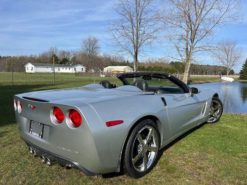 Used 2009 Chevrolet Corvette Convertible w/ Preferred Equipment Group RWD image 9
