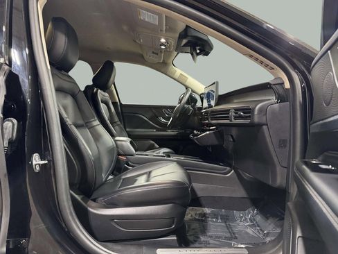 Certified 2023 Lincoln Corsair FWD w/ Rear Removable Package Tray image 22