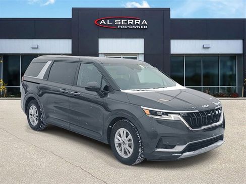 Used 2024 Kia Carnival LX image 1