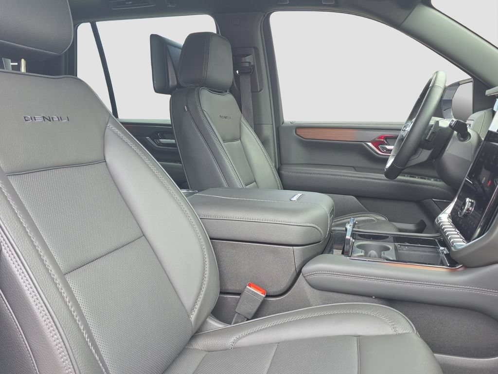 Used 2026 GMC Yukon Denali w/ Advanced Technology Package AWD/4WD image 20