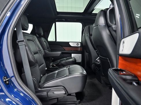 Used 2020 Lincoln Navigator Reserve w/ Luxury Package AWD/4WD image 32