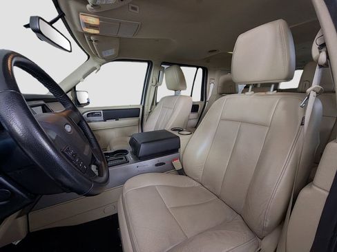 Used 2017 Ford Expedition XLT w/ Equipment Group 202A RWD image 12