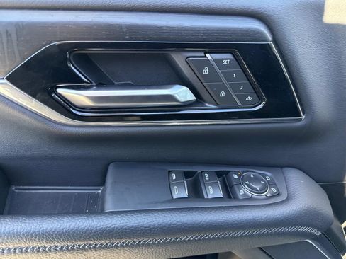 Used 2025 GMC Yukon Denali image 23