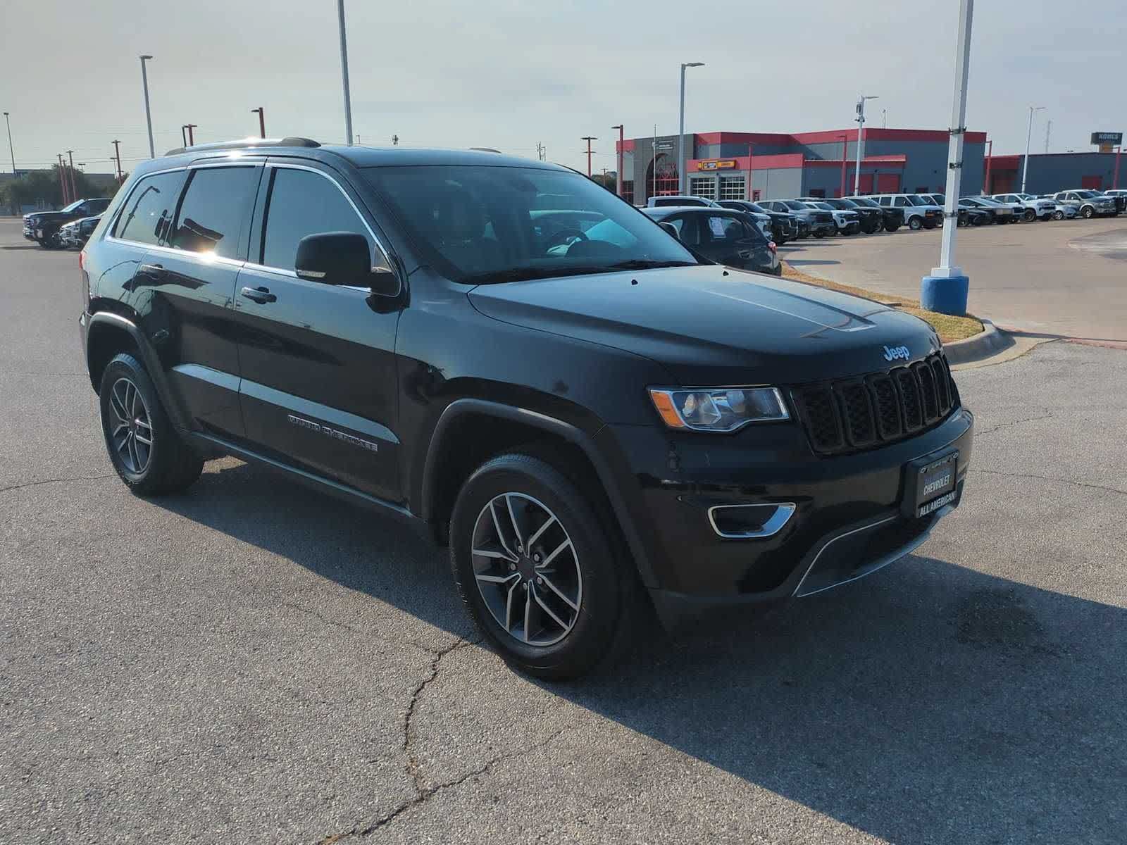 Used 2019 Jeep Grand Cherokee Limited AWD/4WD image 2