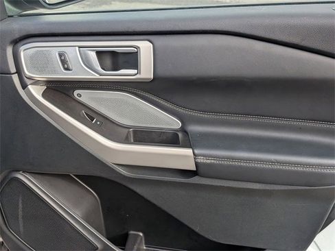 Used 2023 Ford Explorer Limited w/ Limited Technology Package image 38