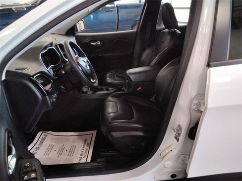 Used 2023 Jeep Cherokee Altitude Lux image 9