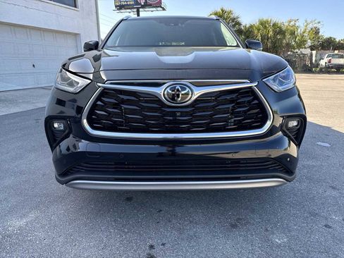 Used 2024 Toyota Highlander Platinum image 9