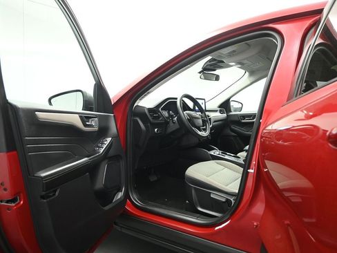 Used 2022 Ford Escape SE image 9