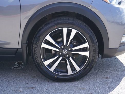 Used 2020 Nissan Kicks SR FWD image 13
