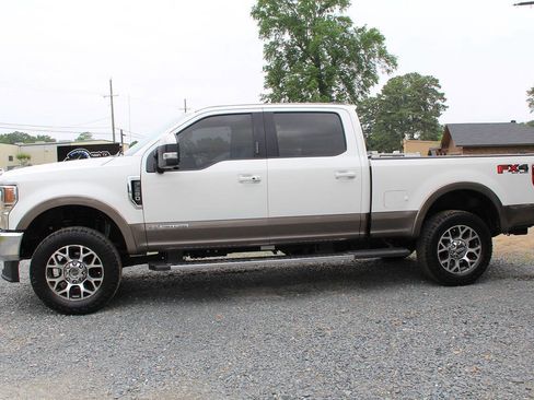 Used 2021 Ford F250 Lariat w/ Lariat Ultimate Package AWD/4WD image 2