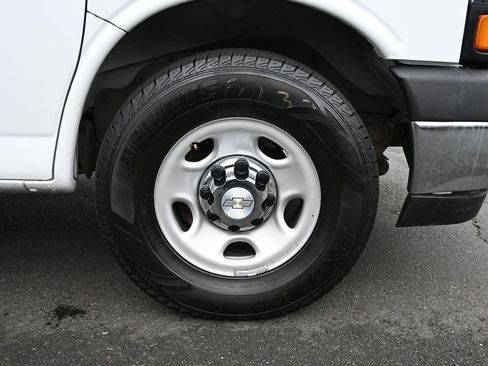 Used 2020 Chevrolet Express 3500 LT w/ LT Preferred Equipment Group image 7