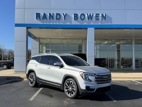 Used 2022 GMC Terrain SLT w/ Infotainment Package II image 1