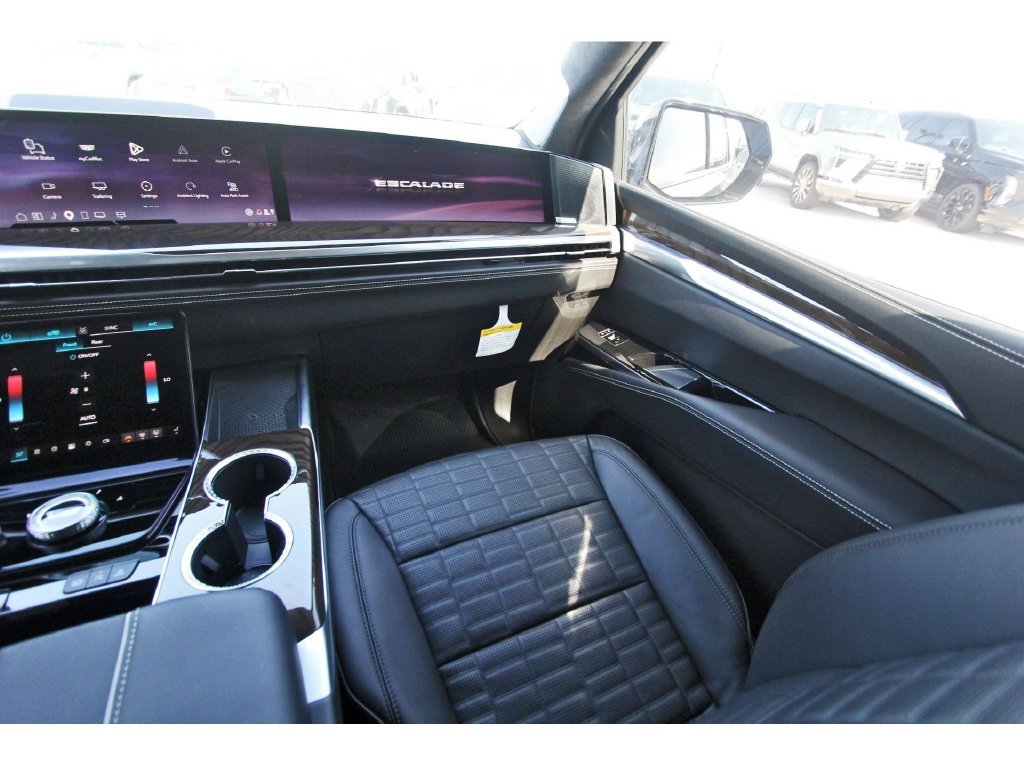 Certified 2026 Cadillac Escalade Platinum Sport w/ LPO, ONYX Package AWD/4WD image 10