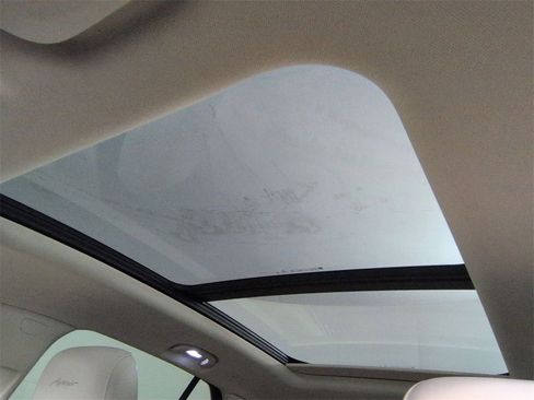 Certified 2021 Buick Envision Avenir w/ Technology Package II image 18