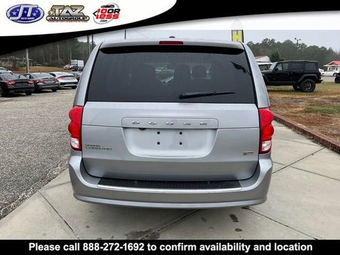 Used 2018 Dodge Grand Caravan SE w/ UConnect Hands-Free Group image 6