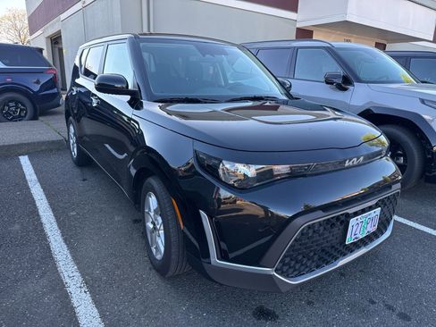 Certified 2024 Kia Soul LX w/ Option Group 015 image 2