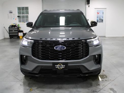 New 2026 Ford Explorer ST-Line w/ ST-Line Street Pack image 2