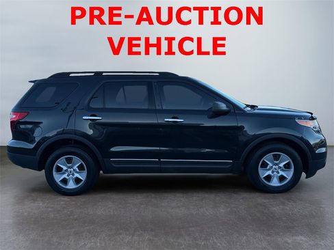 Used 2013 Ford Explorer FWD image 2