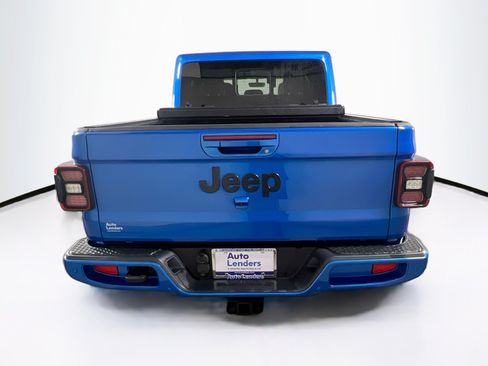 Used 2022 Jeep Gladiator Overland AWD/4WD image 6