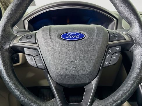Used 2017 Ford Fusion SE image 30
