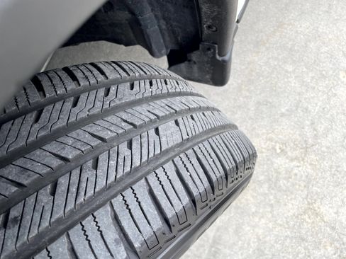 Used 2021 Nissan Rogue SV w/ Premium Package image 6