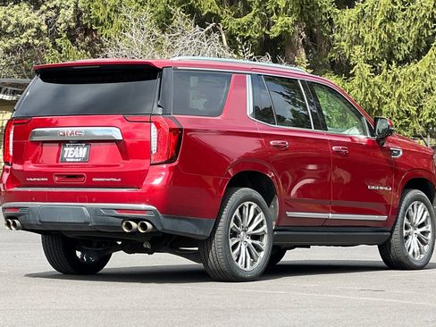 Used 2021 GMC Yukon Denali w/ Denali Premium Package image 4