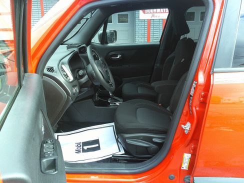 Used 2021 Jeep Renegade Latitude image 13