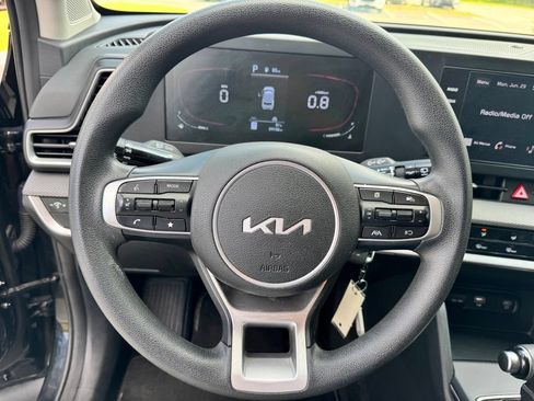 Used 2024 Kia Sportage LX FWD image 12