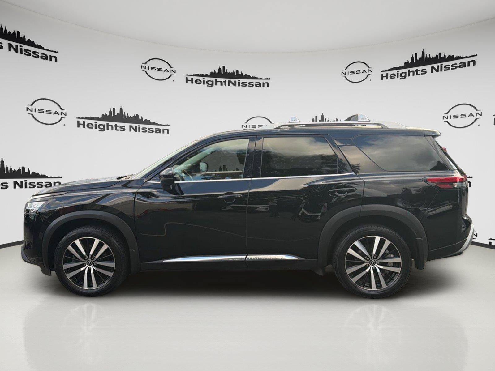 Used 2024 Nissan Pathfinder Platinum AWD/4WD image 2