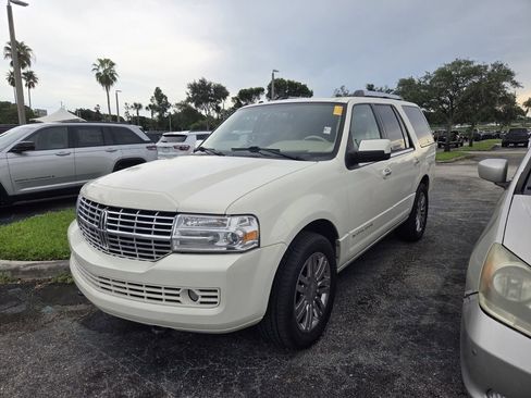 Used 2007 Lincoln Navigator 2WD image 3
