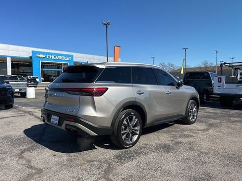 Used 2024 INFINITI QX60 Luxe image 3