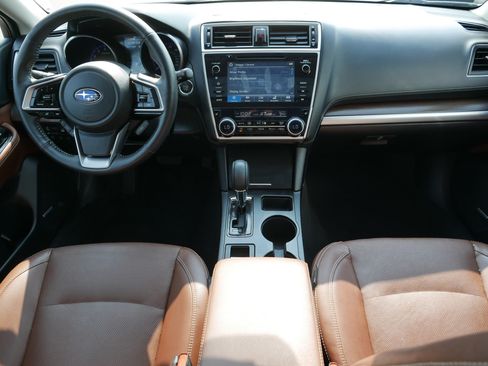 Used 2018 Subaru Outback 2.5i Touring AWD/4WD image 10