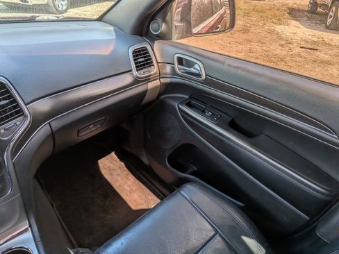 Used 2018 Jeep Grand Cherokee Limited w/ Luxury Group II image 19