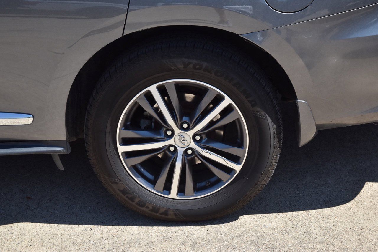 Used 2019 INFINITI QX60 Luxe w/ Essential Package FWD image 12