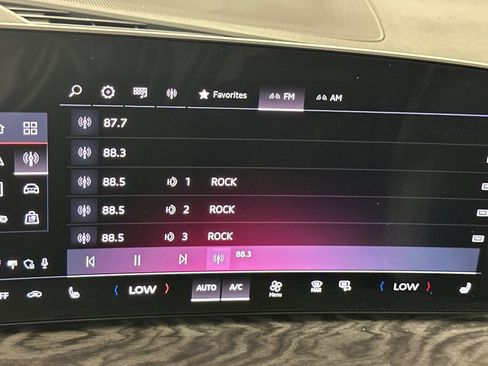 Used 2025 Audi Q5 Premium w/ 19" Wheel Package image 17