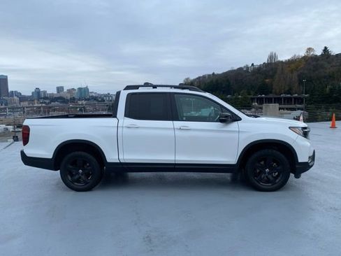 Certified 2022 Honda Ridgeline Black Edition image 3