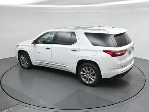 Used 2018 Chevrolet Traverse Premier w/ Driver Confidence II Package FWD image 42