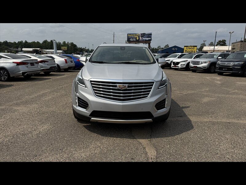 Used 2017 Cadillac XT5 Platinum AWD/4WD image 2
