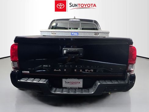 Used 2022 Toyota Tacoma SR w/ SR Convenience Package RWD image 5