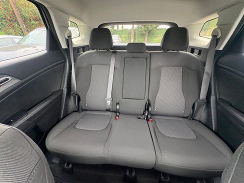 Used 2025 Kia Sportage LX image 37