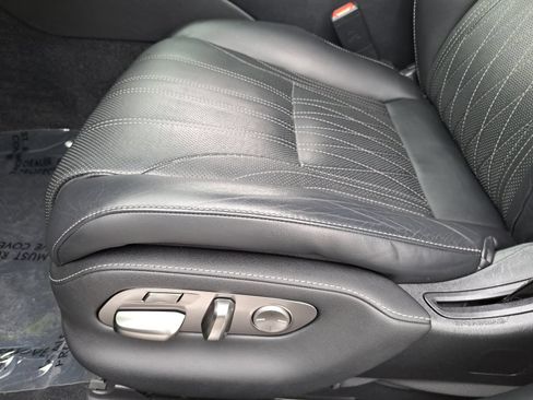 Used 2022 Lexus LS 500 w/ Interior Upgrade Package RWD image 31