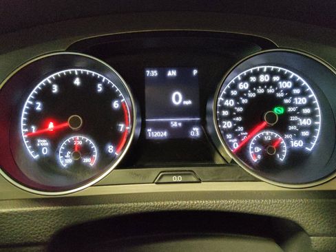 Used 2015 Volkswagen Golf S image 23