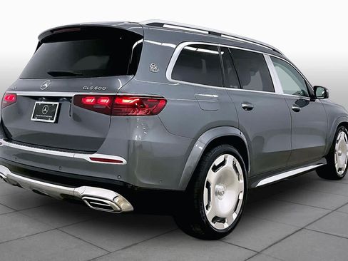 Used 2026 Mercedes-Benz Maybach GLS 600 4MATIC image 13