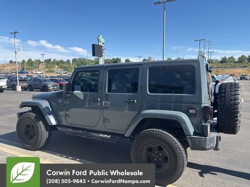 Used 2014 Jeep Wrangler Unlimited Rubicon w/ Connectivity Group AWD/4WD image 5